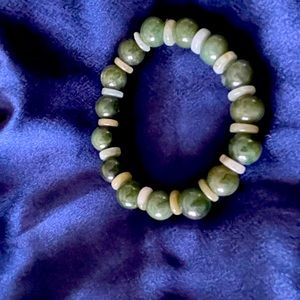 Jadeite bracelet handmade in Burma